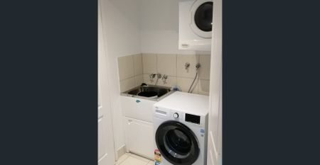 3 Bedroom Beachfront Apartment in Yorkeys Knob - Photo 3