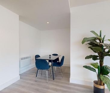 2 bedroom flat to rent - Photo 4