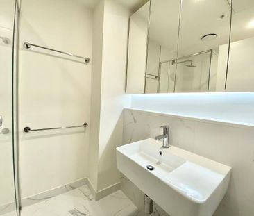 Spacious Amazing 2 Bedroom Apartment READY TO MOVE IN! - Photo 6