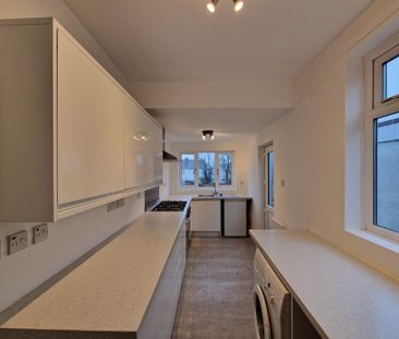 3 bedroom semi-detached house to rent - Photo 5