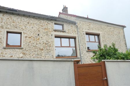 DEUX PIECES ORSAY LE GUICHET - Photo 2