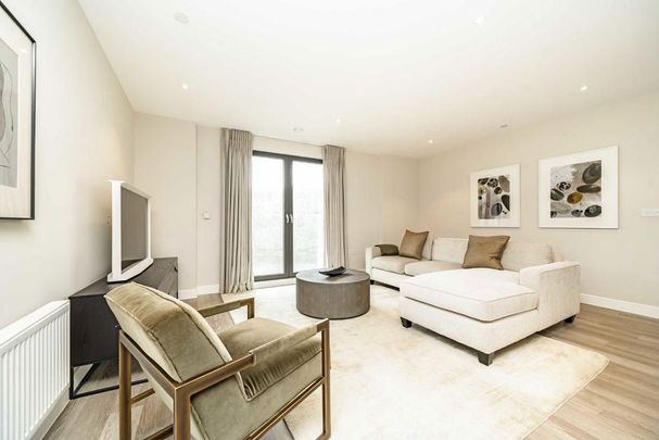 3 bedroom flat to rent - Photo 1