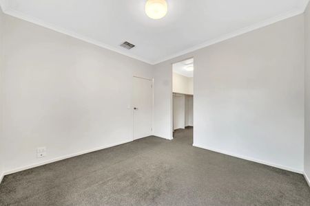 Spacious 4-Bedroom Home in Wollert - Photo 2