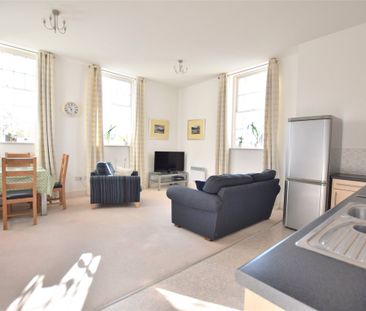 The Crescent, Gloucester, GL1 - Photo 3
