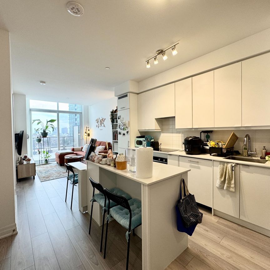 For Lease - 36 Elm Drive Unit# 502, Mississauga, Ontario - Photo 1