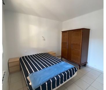 Appartement T2 meublé avec cave, situé en plein centre-ville - Photo 2