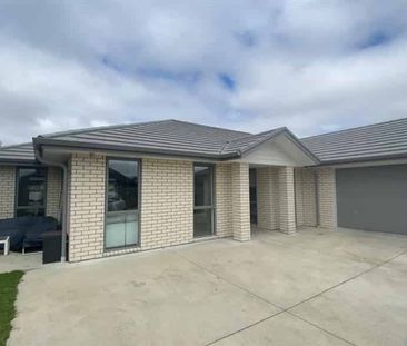 4 Bedroom Family Home - Photo 5