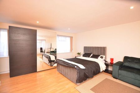Studio to rent - Photo 4