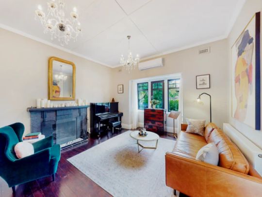 4 Bed, 2 Bath - Photo 1