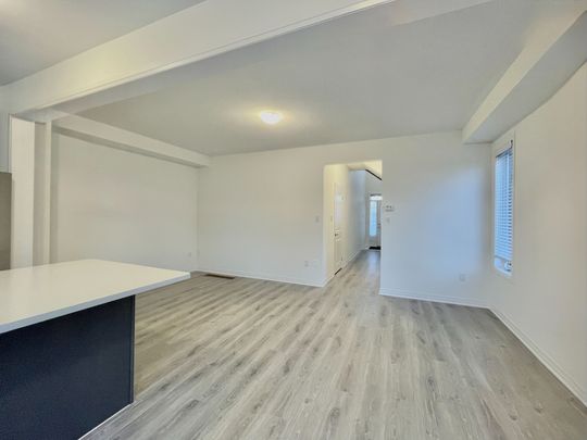 For Lease - 65 Kirkwood Way, Barrie, Ontario - Photo 1