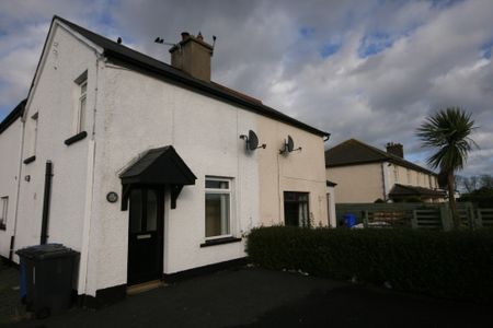 83 Newtownards Road, Donaghadee, BT21 0PT - Photo 2