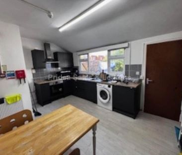1 bedroom in a house share to rent - Photo 4