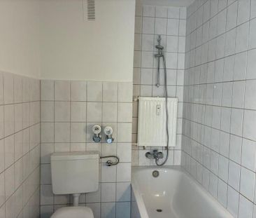 **Frisch RENOVIERTE helle Wohnung mit WUNDERBARER AUSSICHT** - Photo 5