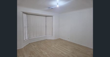 Charming Family Home in Hinchinbrook - Photo 4