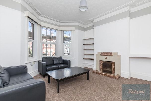 4 bedroom semi-detached house to rent - Photo 1