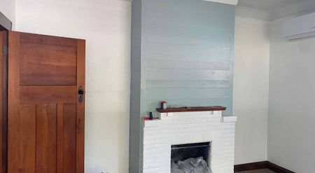 Freshly Done up Family Home - Photo 4