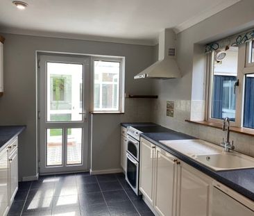 Smiths Field, Romsey - Photo 1