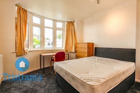 3 bed Detached House for Rent - Photo 2