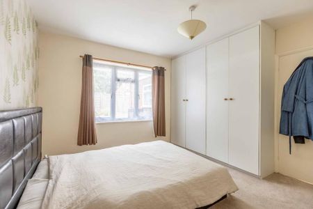 3 bedroom ground floor maisonette to rent - Photo 3