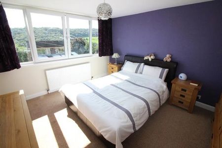 4 bedroom detached house to rent - Photo 4