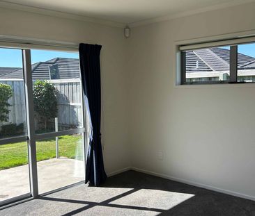 Three Bedroom Home - Photo 3
