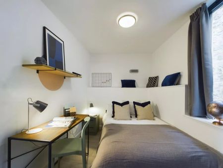 5 Bedroom House - Photo 4