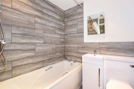 2 bedroom House in Chisbury Close, Bracknell - Photo 5