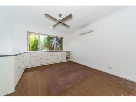 Spacious Family Home with Room to Grow! - Rent increasing to $950 Per Week in April 2026 - Photo 2