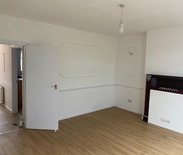 3 Bedroom Maisonette To Rent - Photo 4