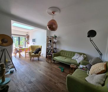 4 Bed Terraced House, Ardwell Avenue, IG6 - Photo 3