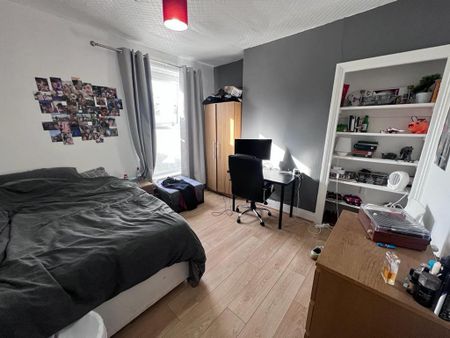 6 bedroom terraced house to rent - Photo 5
