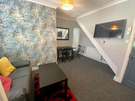 2 bedroom apartment to rent - Photo 3