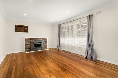 2A Rattray Road, Montmorency - Photo 2