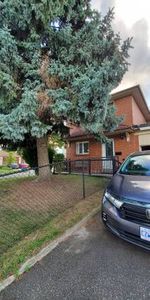 House for Rent - SUPER LOCATION - 5 mins to Sheppard West SUBWAY - Photo 4