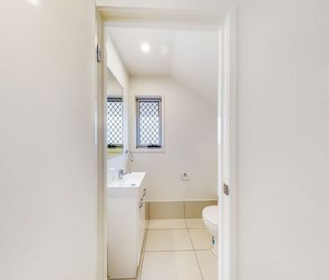 3 Bedroom Townhouse with Pool - Photo 4