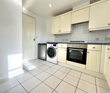 3 Bedroom Maisonette To Let - Photo 2