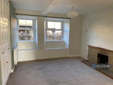 3 bedroom semi-detached house to rent - Photo 2