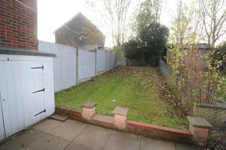 2 bedroom terraced house to rent - Photo 5