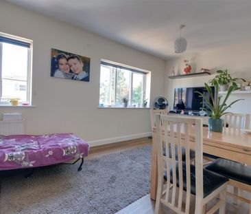 Christie Court, Watford - Photo 3