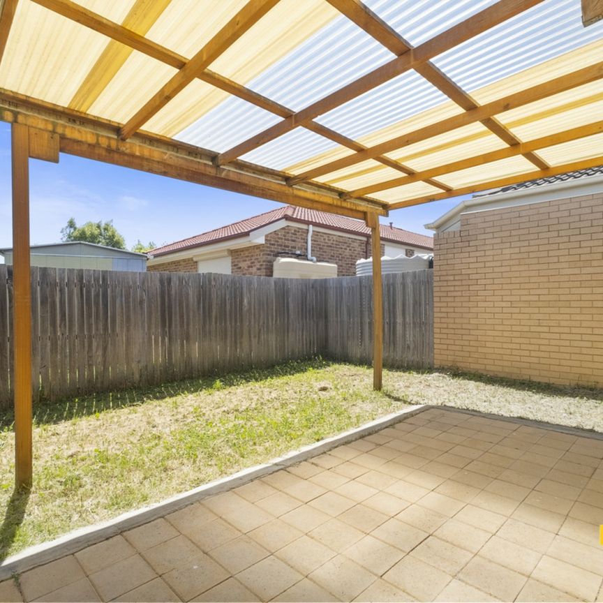 Four bedroom family home - Photo 1