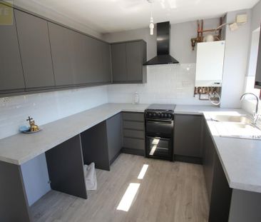 3 bedroom semi-detached house to rent - Photo 4