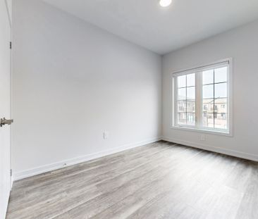 For Lease - 20 Bullata Lane, Richmond Hill, Ontario - Photo 4