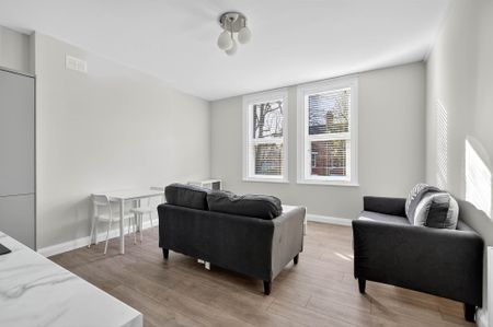 Apt 2 56 Myrtlefield Park, BELFAST, BT9 6NF - Photo 2