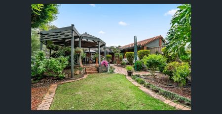 Stunning 4 Bedroom home in great location - Photo 2