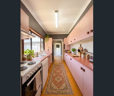 Convenient Living in a Central Penrith Location - Photo 5