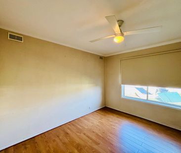 Beautiful family home in perfect location!!! - Photo 3