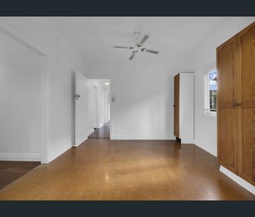 HIGHSET TIMBER HOME IN EAGLE JUNCTION SCHOOL CATCHMENT - Photo 1