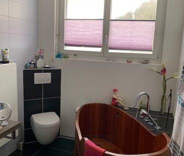 APPARTEMENT EN ATTIQUE 3 PIÈCES À TWANN (BE), MEUBLÉ, DURÉE DÉTERMINÉE - Photo 4