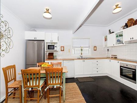 1 Hervey Street, Georges Hall NSW 2198 - House For Rent | Domain - Photo 4