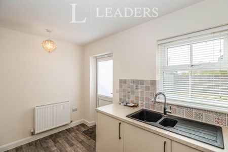 2 bedroom house to rent Pynham Crescent, Hambrook, Chichester, PO18 - Photo 5